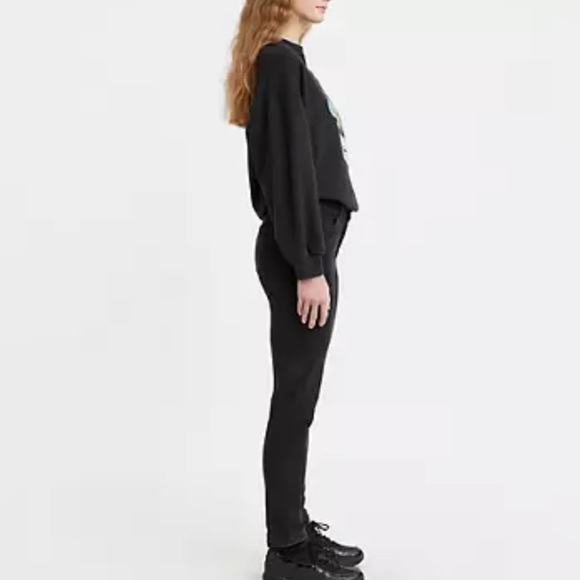 NWT LEVIS 721 BLACK CORDUROY HIGH RISE SKINNY WOMEN'S JEANS - Picture 2 of 3